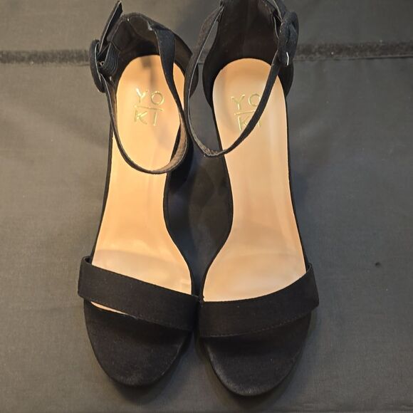 BRAND NEW YOKI BLOCK HEELED WOMEN'S OPEN TOE FAUX SUEDE SANDAL - Picture 2 of 16